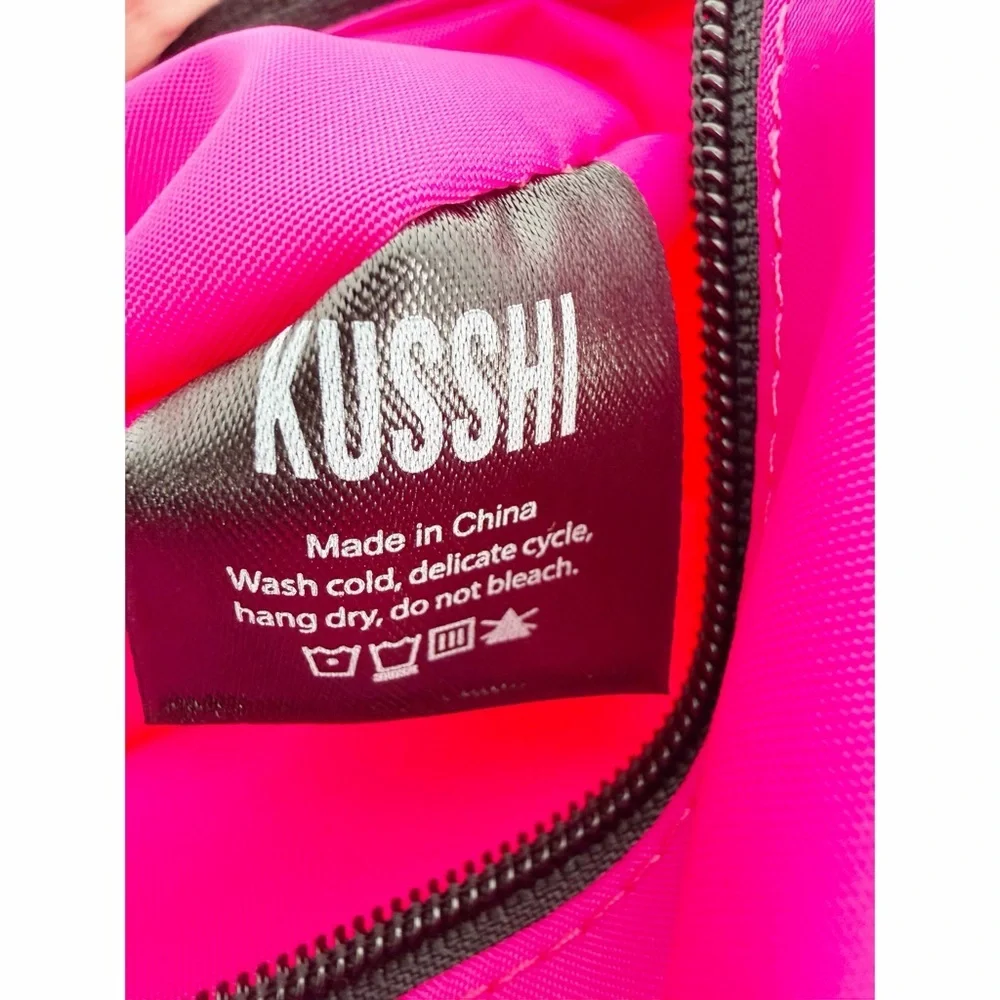 KUSSHI Hot Pink VACATIONER Zip Out Liner